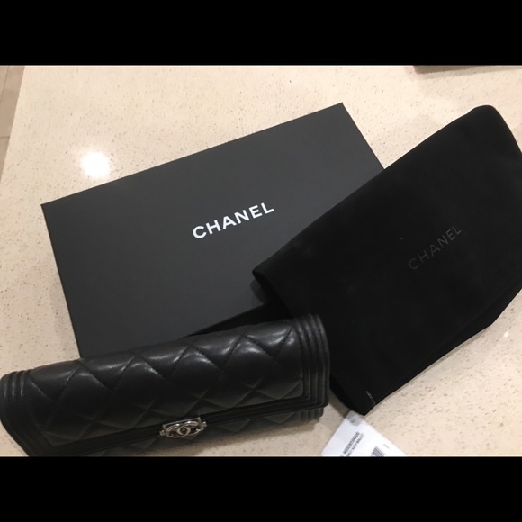 Chanel Flap Wallet Lambskin Leather - Picture 3 of 7